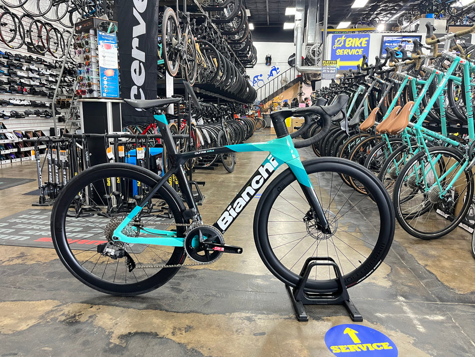 Bianchi Oltre XR4 Disc Sram Rival AXS HollowGram Carbon Wheels - 2023