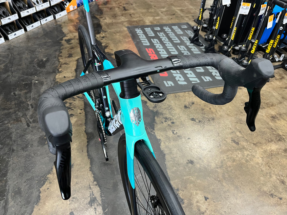 Bianchi Oltre XR4 Disc Sram Rival AXS HollowGram Carbon Wheels - 2023