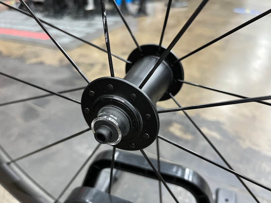 Zipp 404 Firecrest Tubeless Rim Brake Carbon Wheels