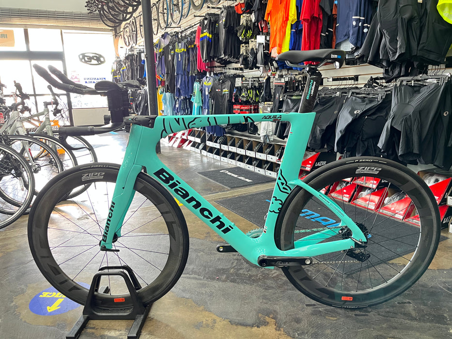 Bianchi Aquila CV SRAM Force eTap AXS - ZIPP 404 Firecrest Wheels - Celeste 2023Bianchi Aquila CV SRAM Force eTap AXS - ZIPP 404 Firecrest Wheels - Celeste 2023