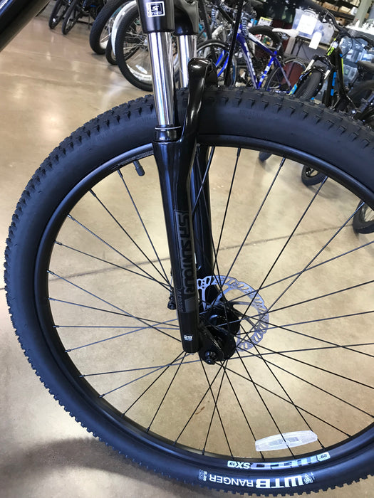 Cannondale Trail 8 Mountain Bike