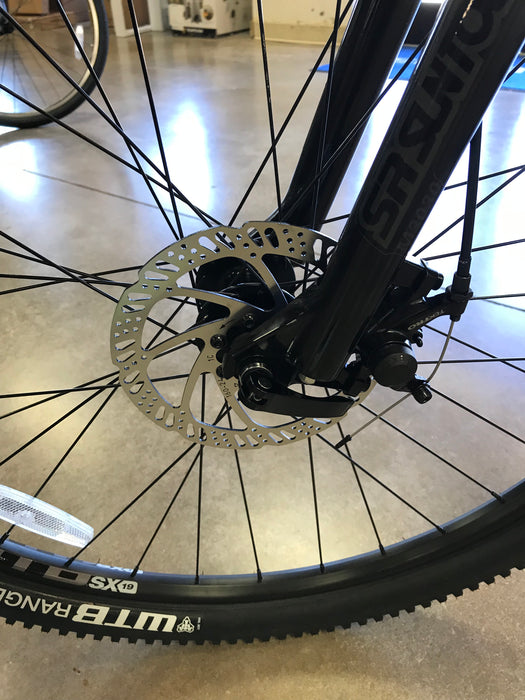 Cannondale Trail 8 Mountain Bike