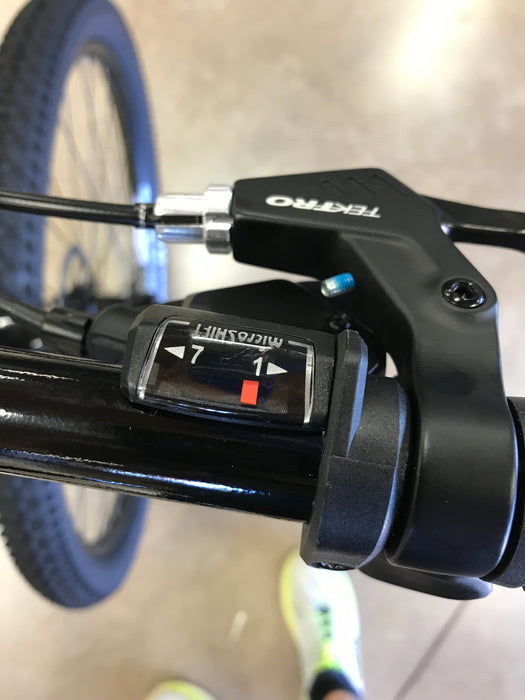 Cannondale Trail 8 Mountain Bike