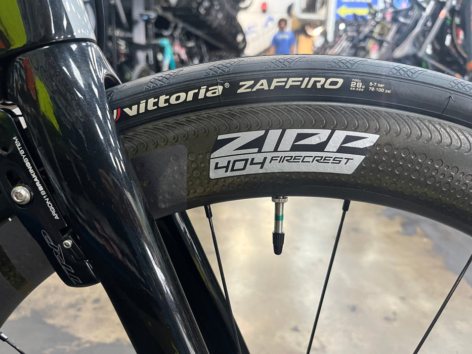 Argon 18 E-117 Tri SRAM Force 22 w/ZIPP 404 Firecrest Wheels - Silver Rabbit Black Gloss 2022