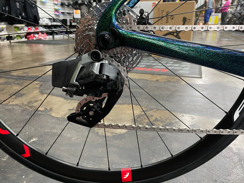 Cervelo Caledonia-5 Disc SRAM Rival eTap AXS - 2024