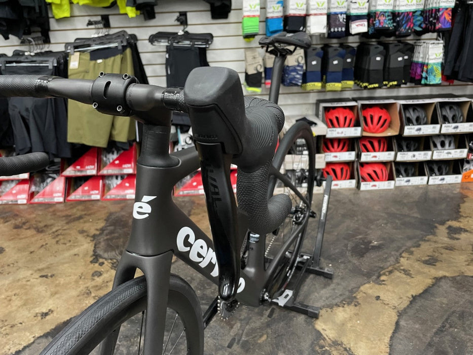 Cervelo Caledonia-5 Disc SRAM Rival eTap AXS - 2024