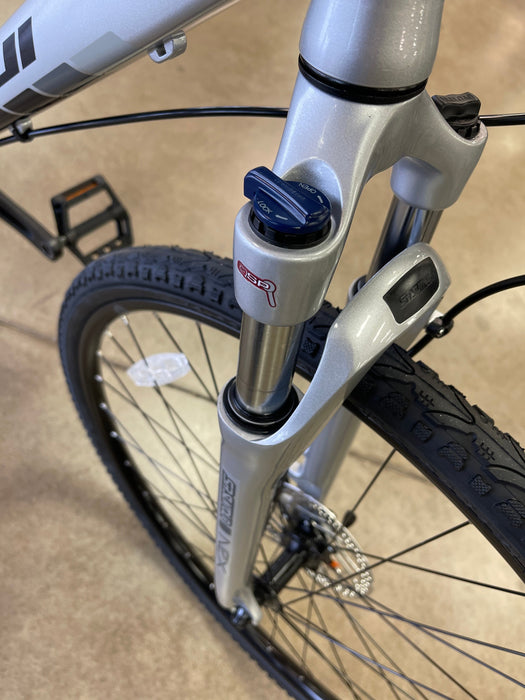 Fuji Traverse 1.3 - Gray 2022