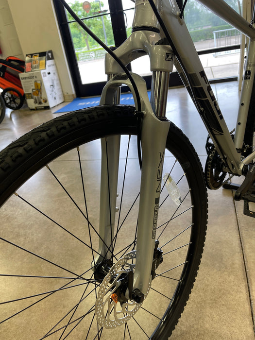 Fuji Traverse 1.3 - Gray 2022