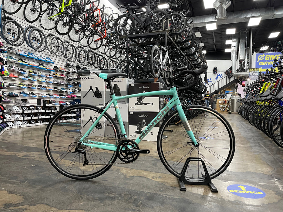 Bianchi Via Nirone Shimano Sora Speed Celeste 2023 — Playtri
