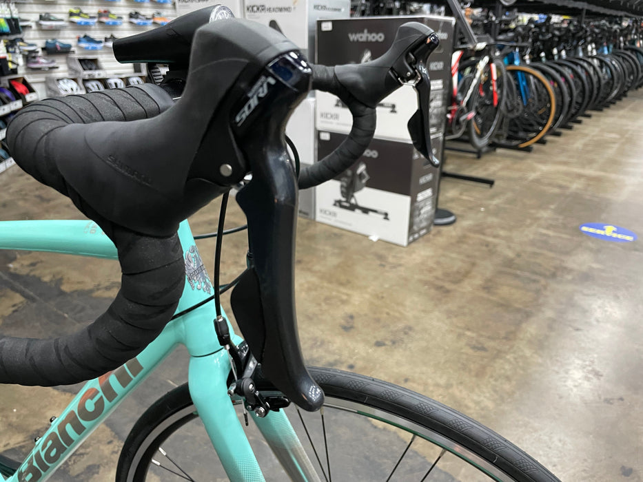 Bianchi Via Nirone 7 Shimano Sora 9 Speed - Celeste 2023 — Playtri Las  Colinas