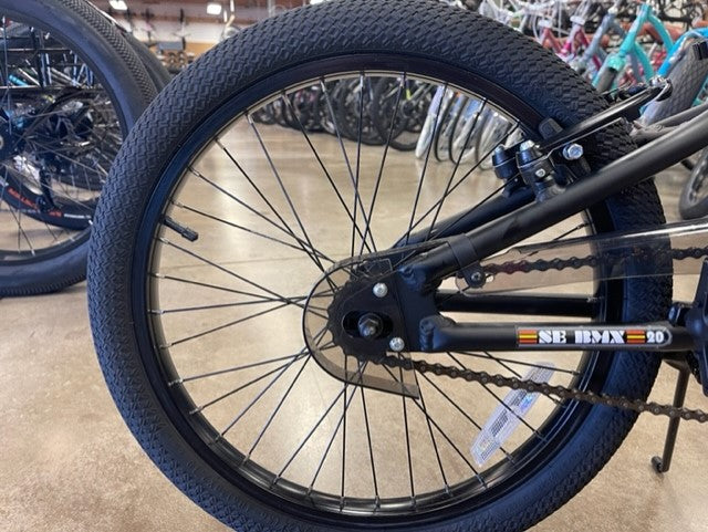 SE Bikes Bronco 20" - Matte Black