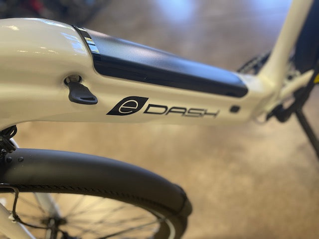 Serfas Dash E-Bike 500W Step Over White