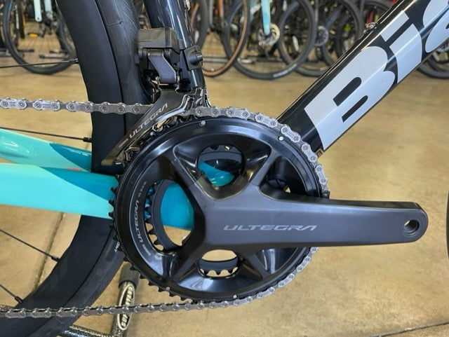 Bianchi Oltre XR3 CV Shimano Ultegra Di2 12 speed Race Graphite/Celeste