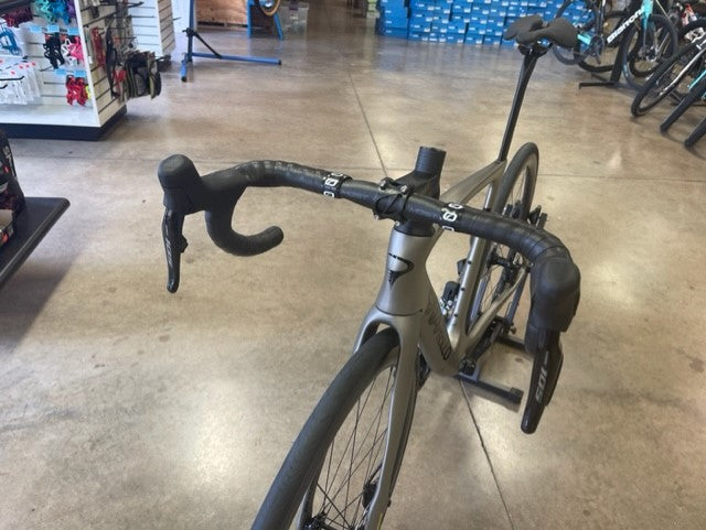 Pinarello F5 Shimano 105 Di2 12 Speed Impulse Grey