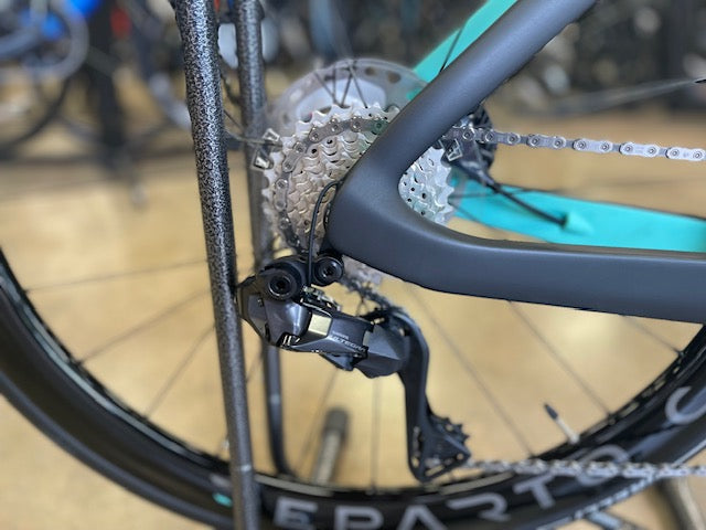 Bianchi Oltre Pro Shimano Ultegra Di2 Graphite / Celeste 2023