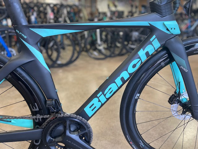 Bianchi Oltre Pro Shimano Ultegra Di2 Graphite / Celeste 2023