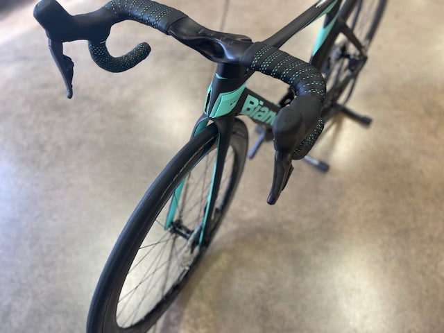 Bianchi Oltre Pro Shimano Ultegra Di2 Graphite / Celeste 2023